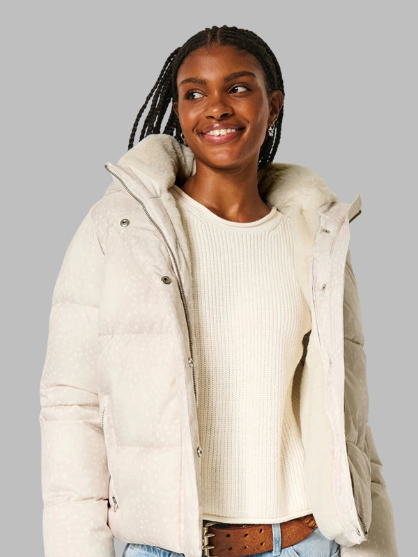 hollister puffer Off White jacket With Hooded